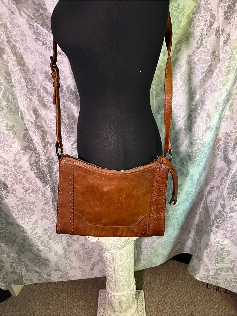 Frye Chestnut Brown Leather Messenger Crossbody with Dust Bag - Picture 2 of 11